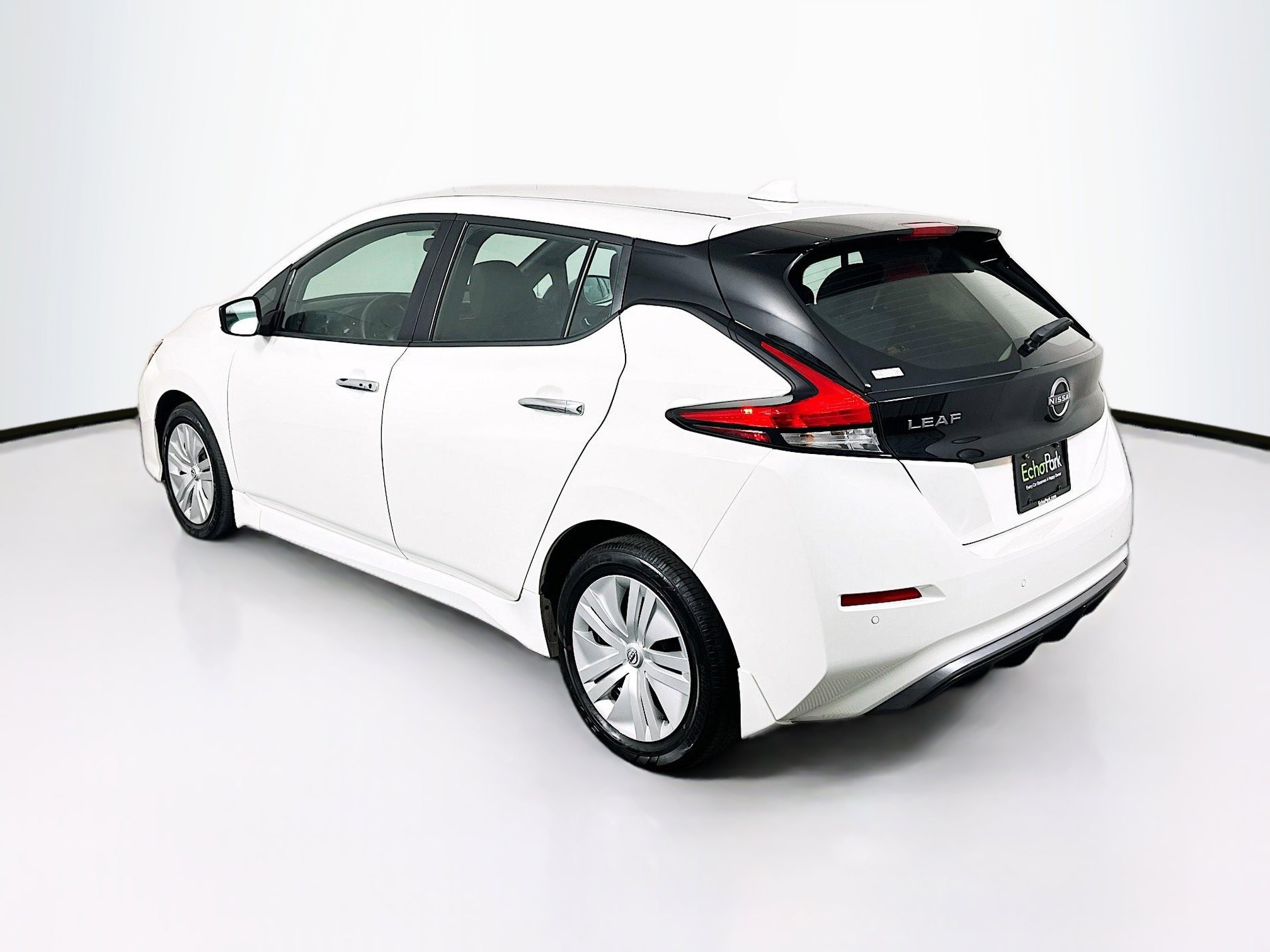 Used 2025 Nissan Leaf S image 5