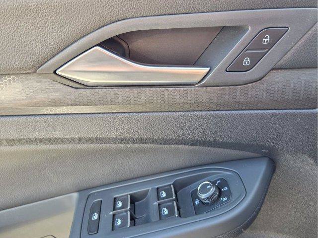 Used 2022 Volkswagen GTI SE FWD image 23
