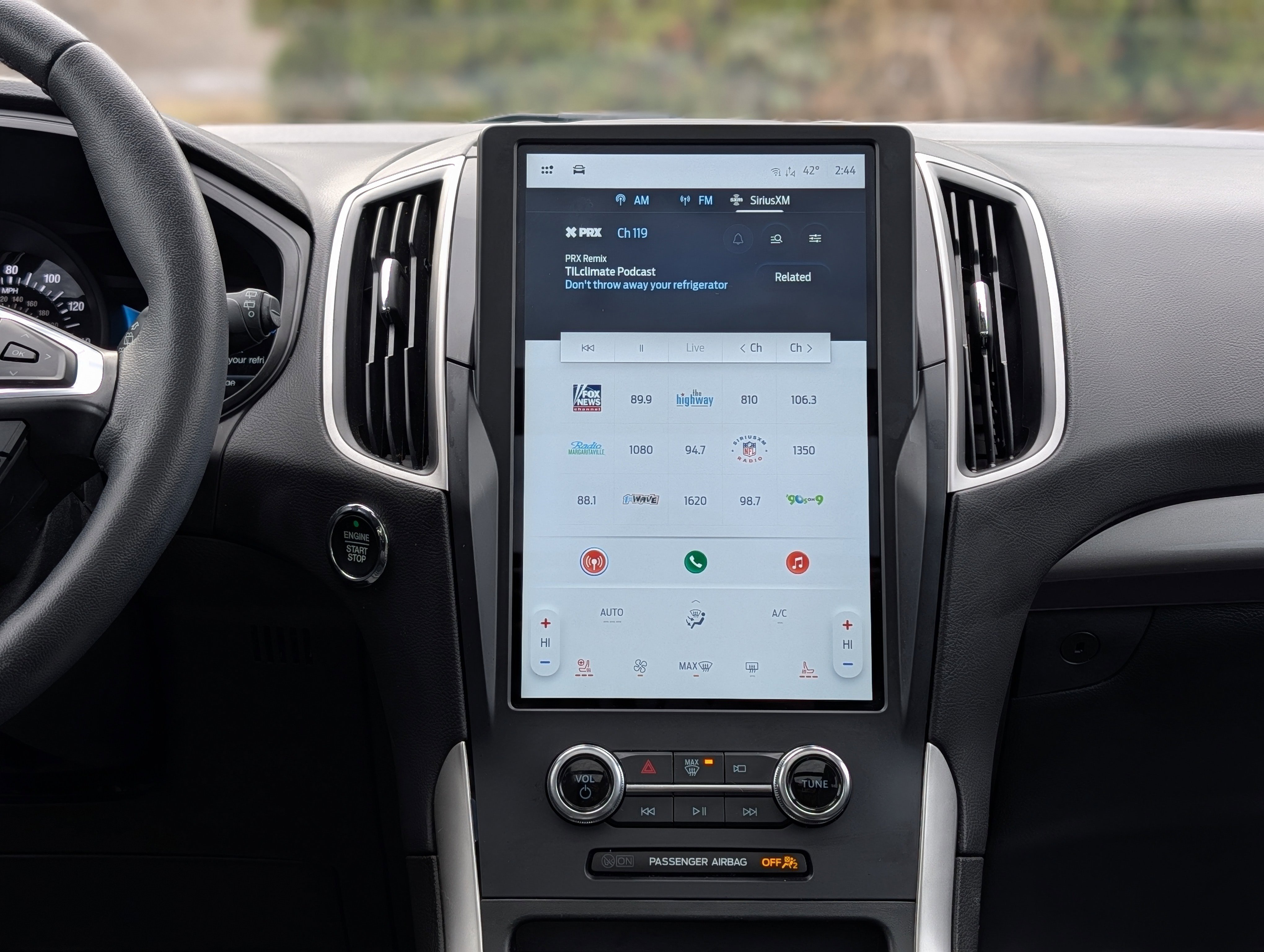 Used 2024 Ford Edge SEL w/ Convenience Package image 15