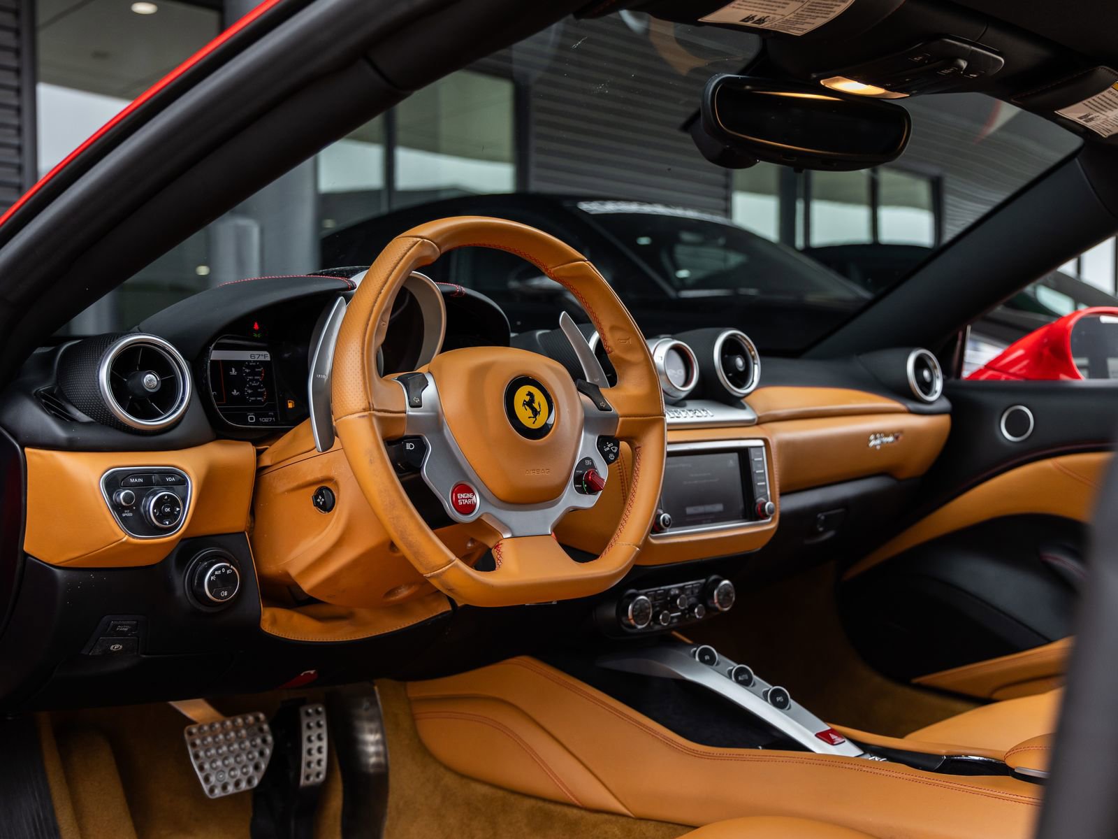 Used 2016 Ferrari California T RWD image 33