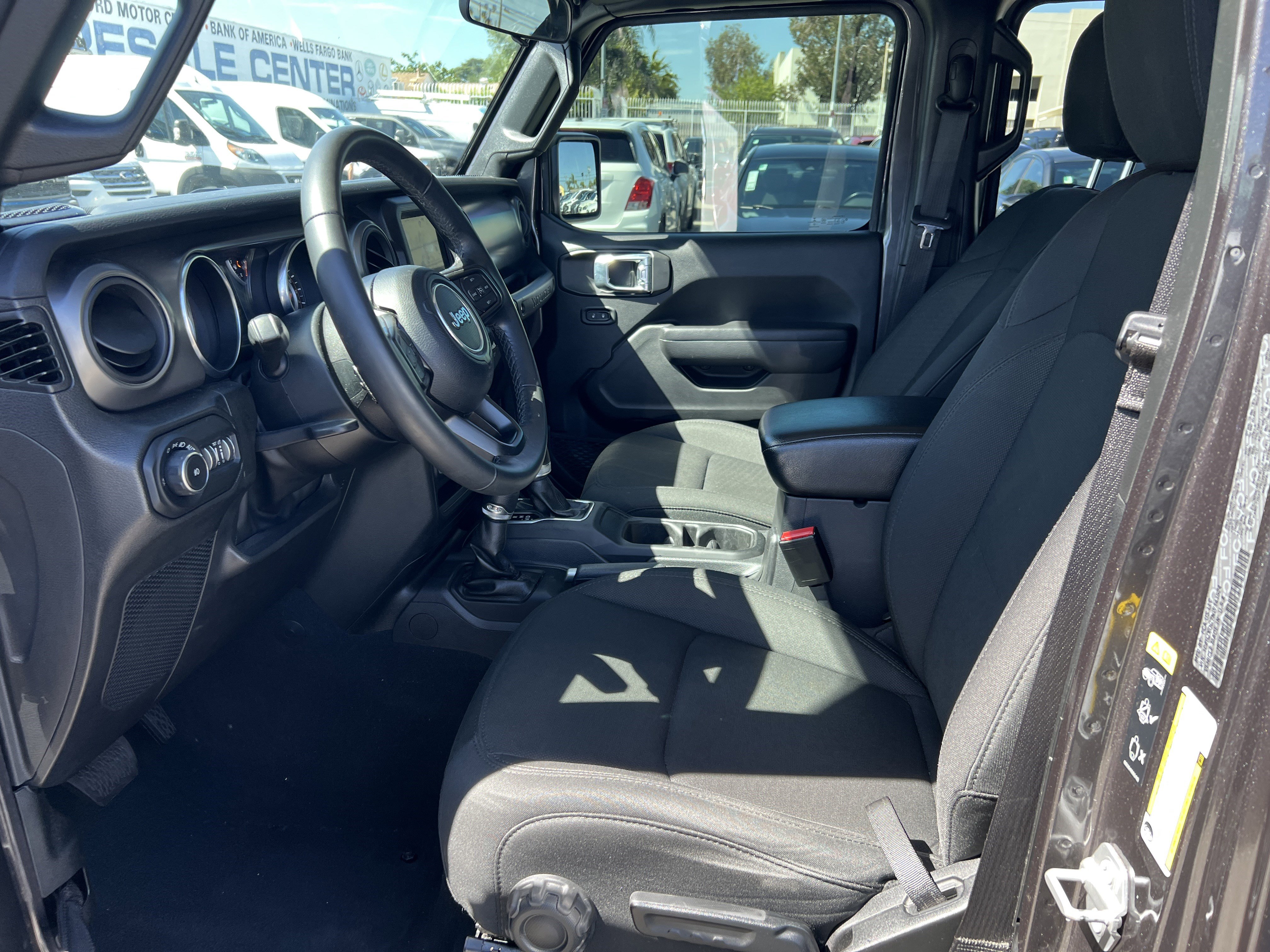 Used 2022 Jeep Wrangler Unlimited Sport AWD/4WD image 12