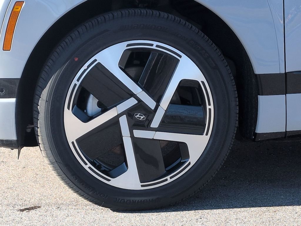 New 2026 Hyundai Ioniq 9 Calligraphy image 10