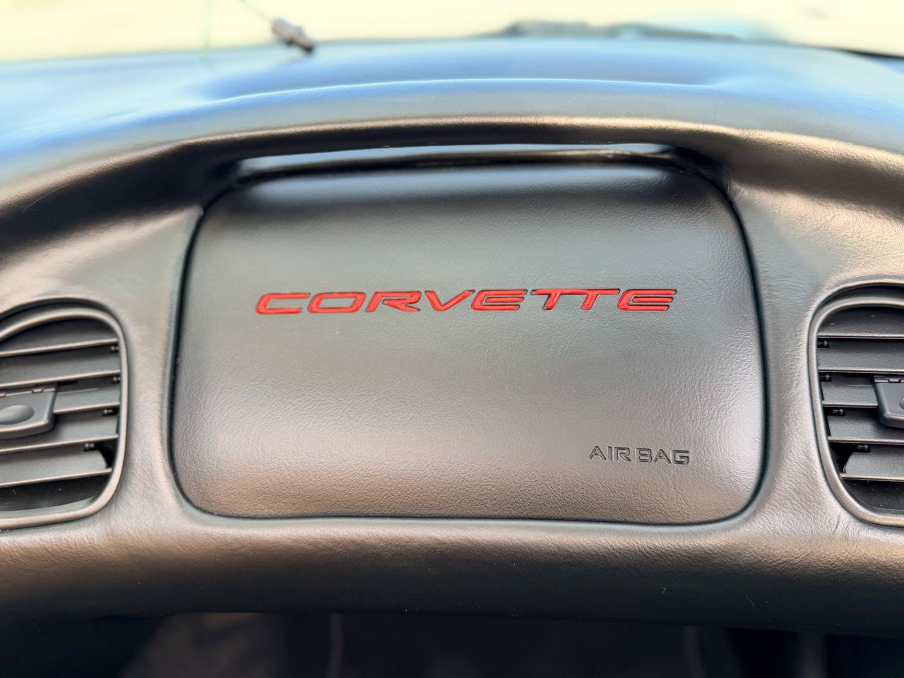 Used 2004 Chevrolet Corvette Coupe w/ Roof Package RWD image 15