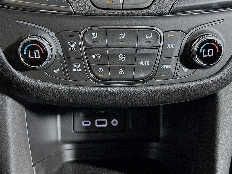 Used 2024 Chevrolet Equinox LT AWD/4WD image 16