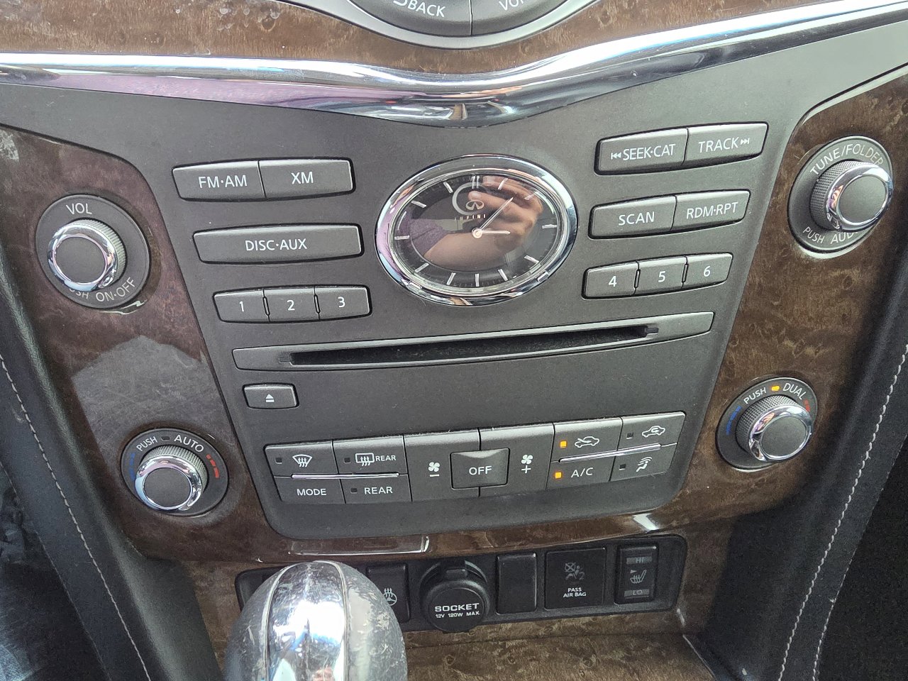 Used 2017 INFINITI QX80 4WD w/ Driver Assistance Package image 22