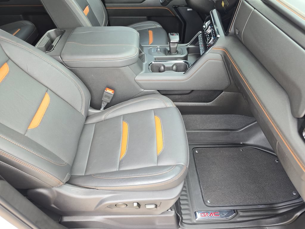 Used 2024 GMC Sierra 1500 AT4 w/ AT4 Premium Package AWD/4WD image 10