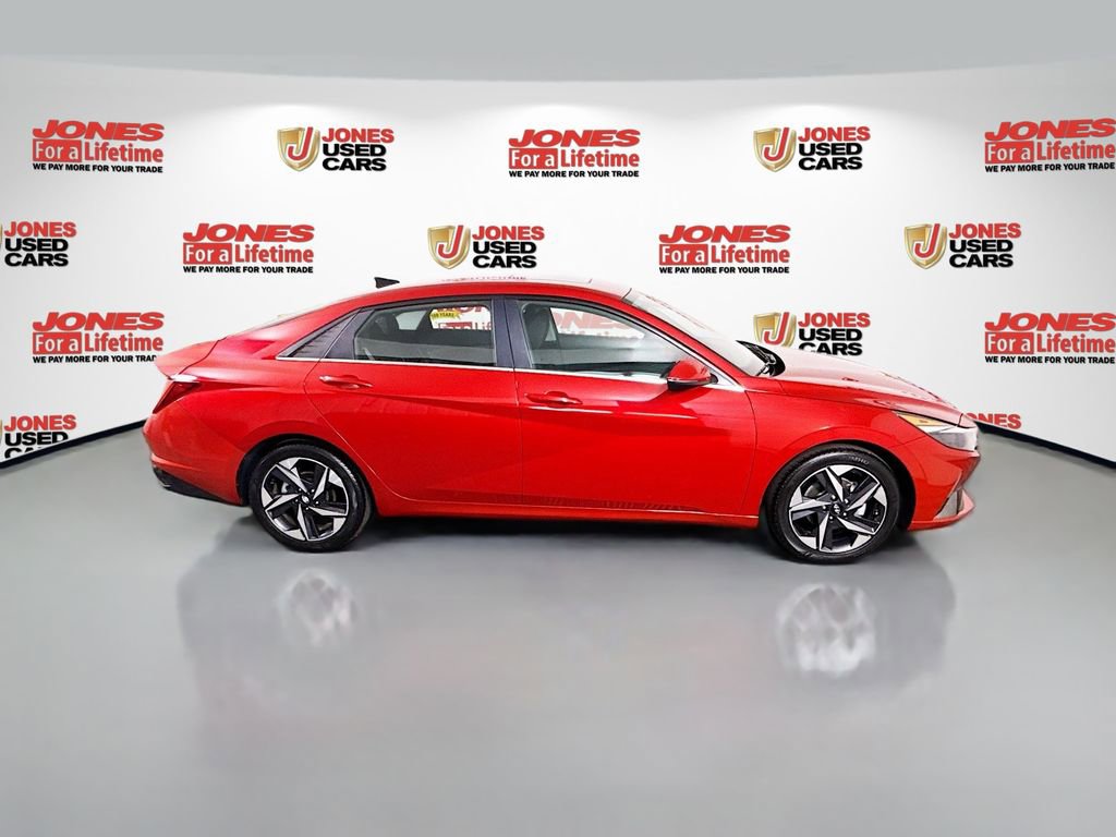 Certified 2022 Hyundai Elantra SEL w/ Convenience + Premium Package FWD image 18