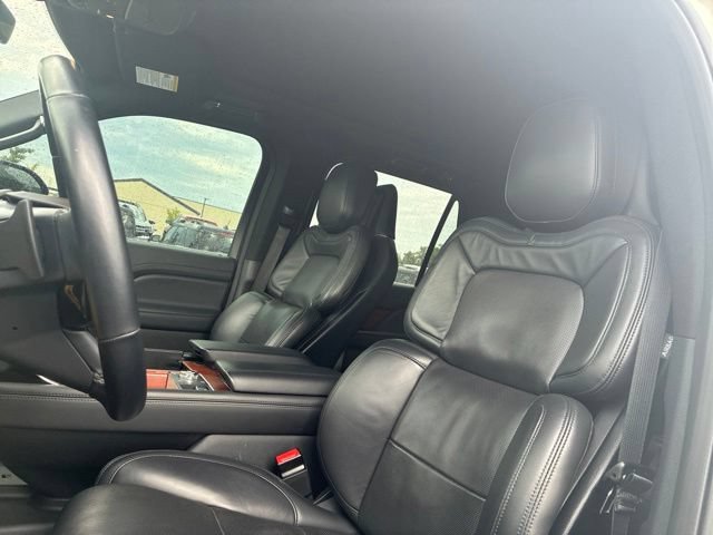Used 2024 Lincoln Navigator Reserve AWD/4WD image 9