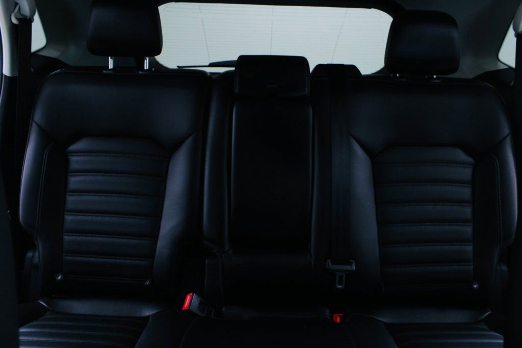 Used 2024 Ford Edge SEL image 18