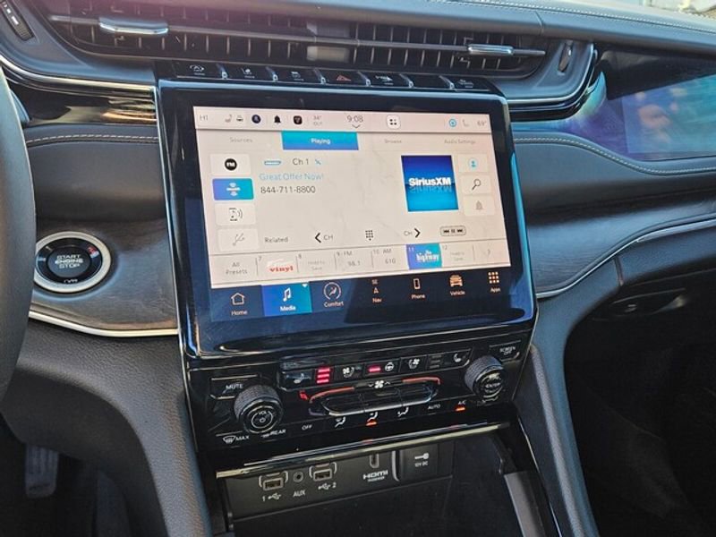 Used 2023 Jeep Grand Cherokee L Overland image 23