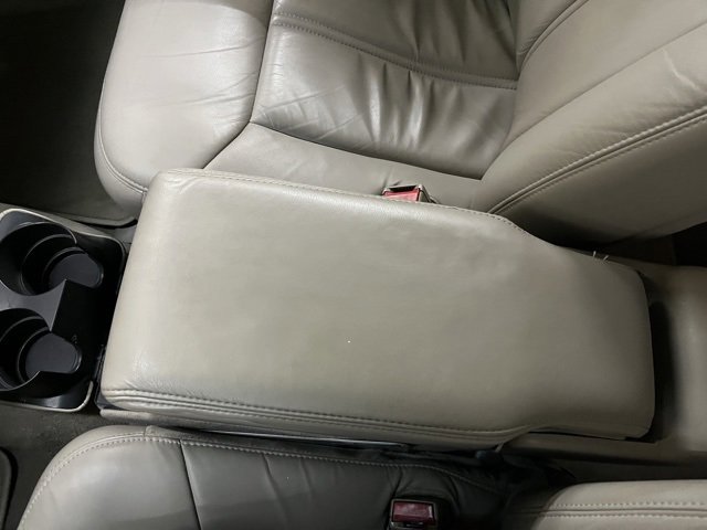 Used 2005 Lincoln Town Car Signature Limited image 35