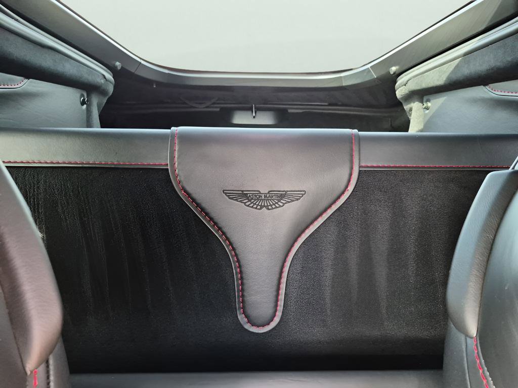 Used 2019 Aston Martin V8 Vantage Coupe image 36