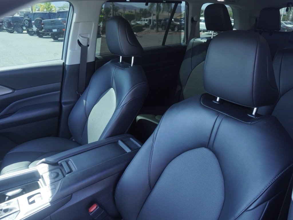 Used 2024 Toyota Grand Highlander XLE image 19