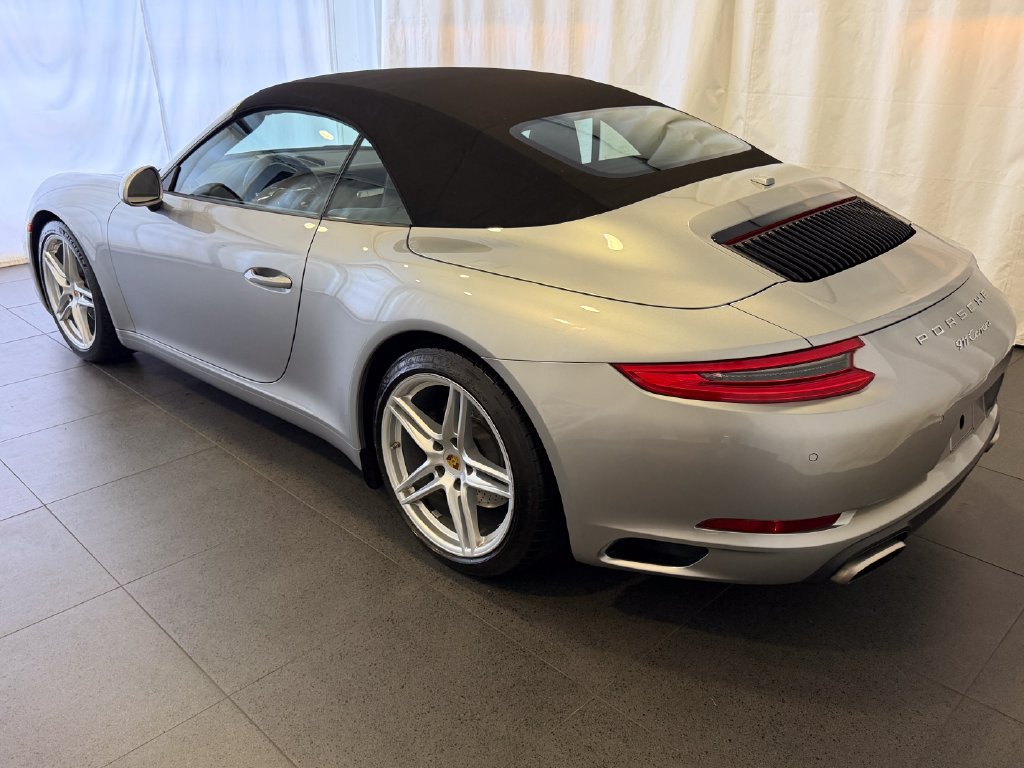 Used 2017 Porsche 911 Carrera RWD image 3