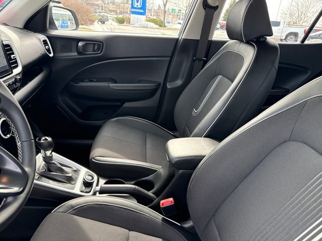 Certified 2025 Hyundai Venue Limited image 13