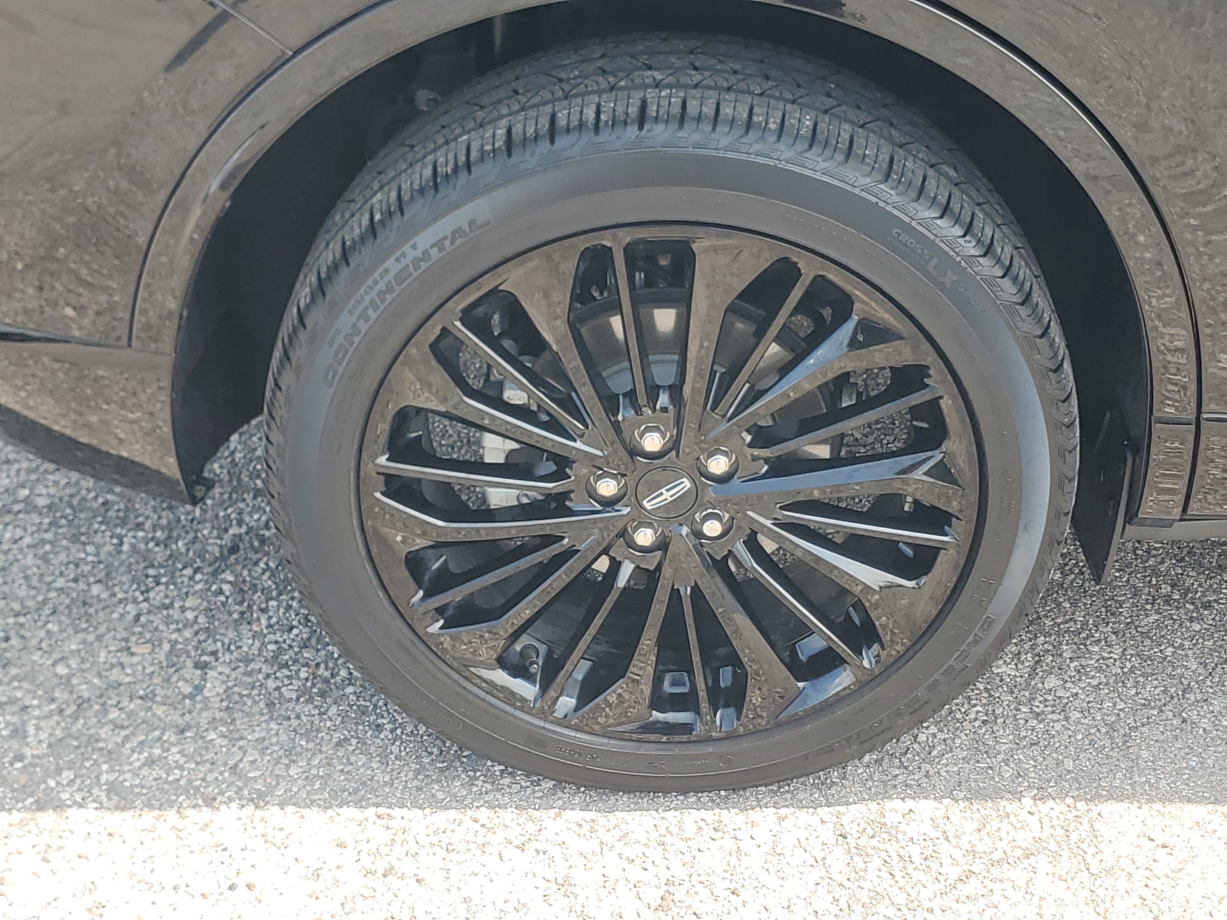 Certified 2025 Lincoln Corsair AWD w/ Equipment Group 101A image 7