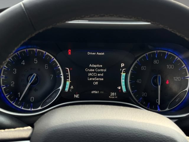 Used 2023 Chrysler Pacifica Touring-L FWD image 20