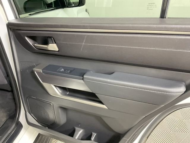 Used 2025 Toyota Sequoia SR5 AWD/4WD image 25