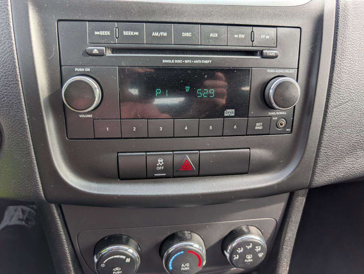 Used 2013 Dodge Avenger SE FWD image 20