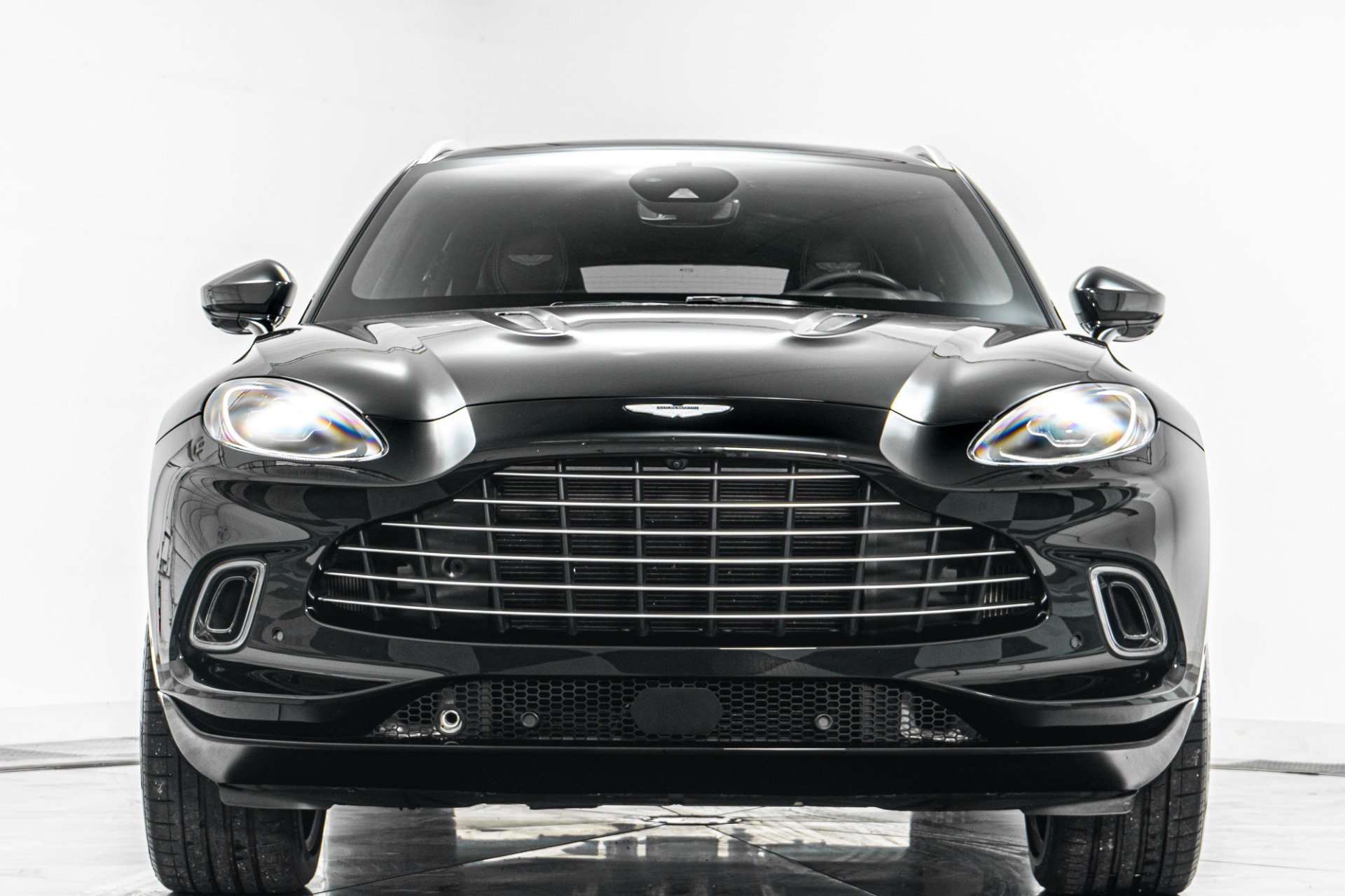 Used 2021 Aston Martin DBX AWD/4WD image 4