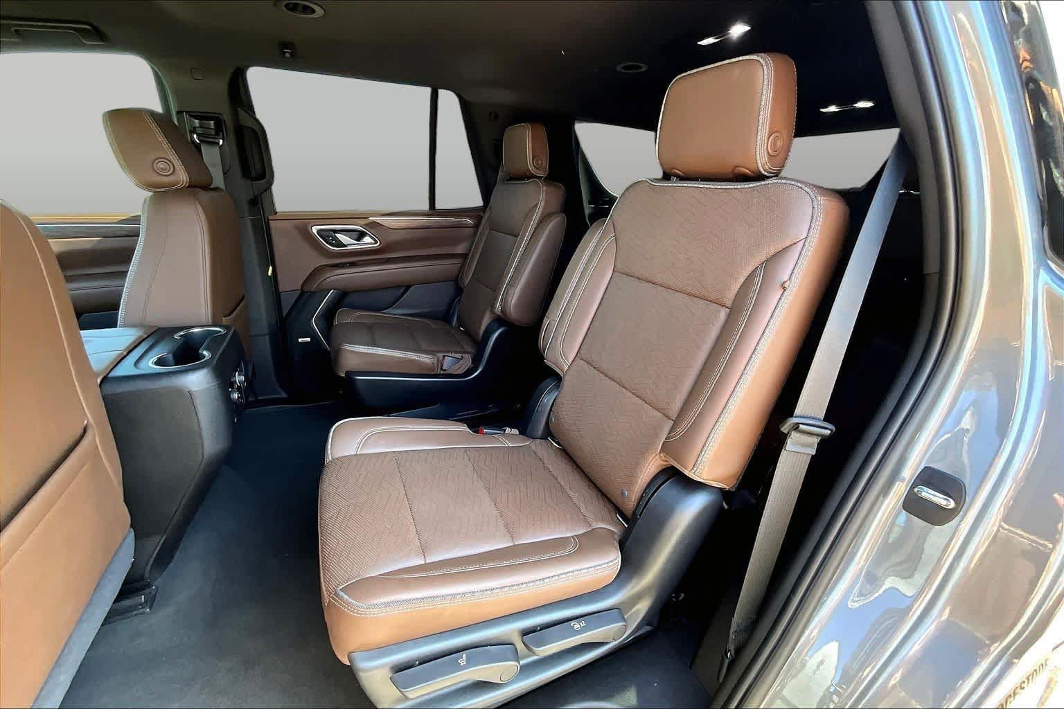 Used 2021 Chevrolet Tahoe High Country RWD image 17