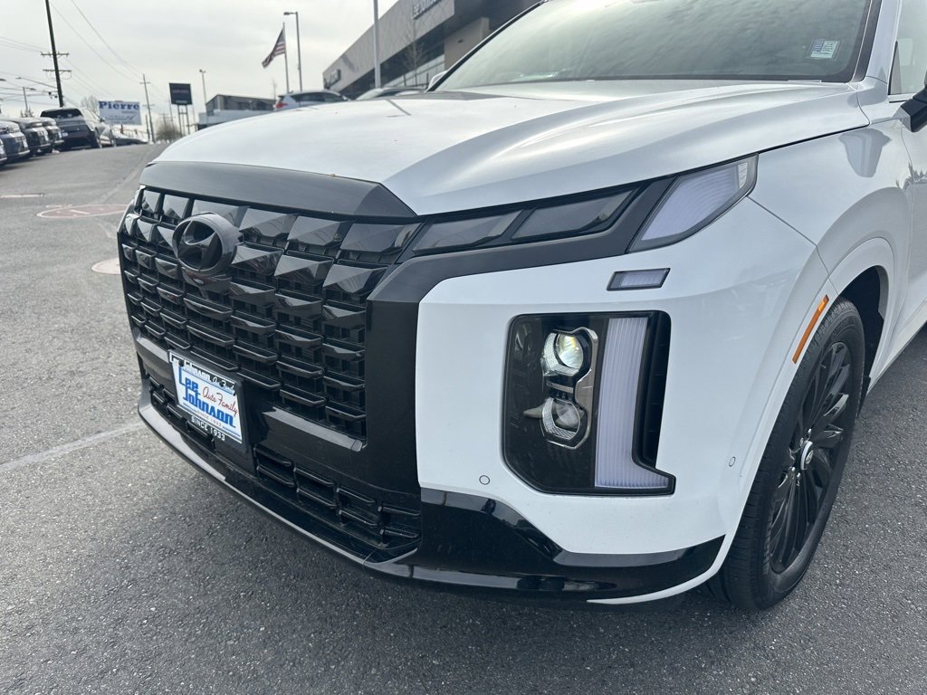 Used 2025 Hyundai Palisade Calligraphy image 3