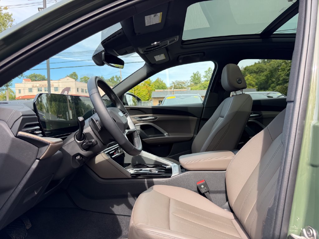 Used 2025 Audi Q5 Premium w/ Convenience Package AWD/4WD image 18