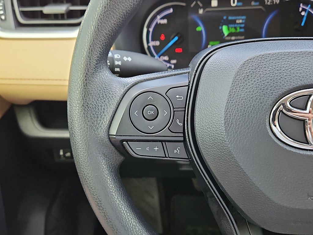 Used 2025 Toyota RAV4 LE image 22