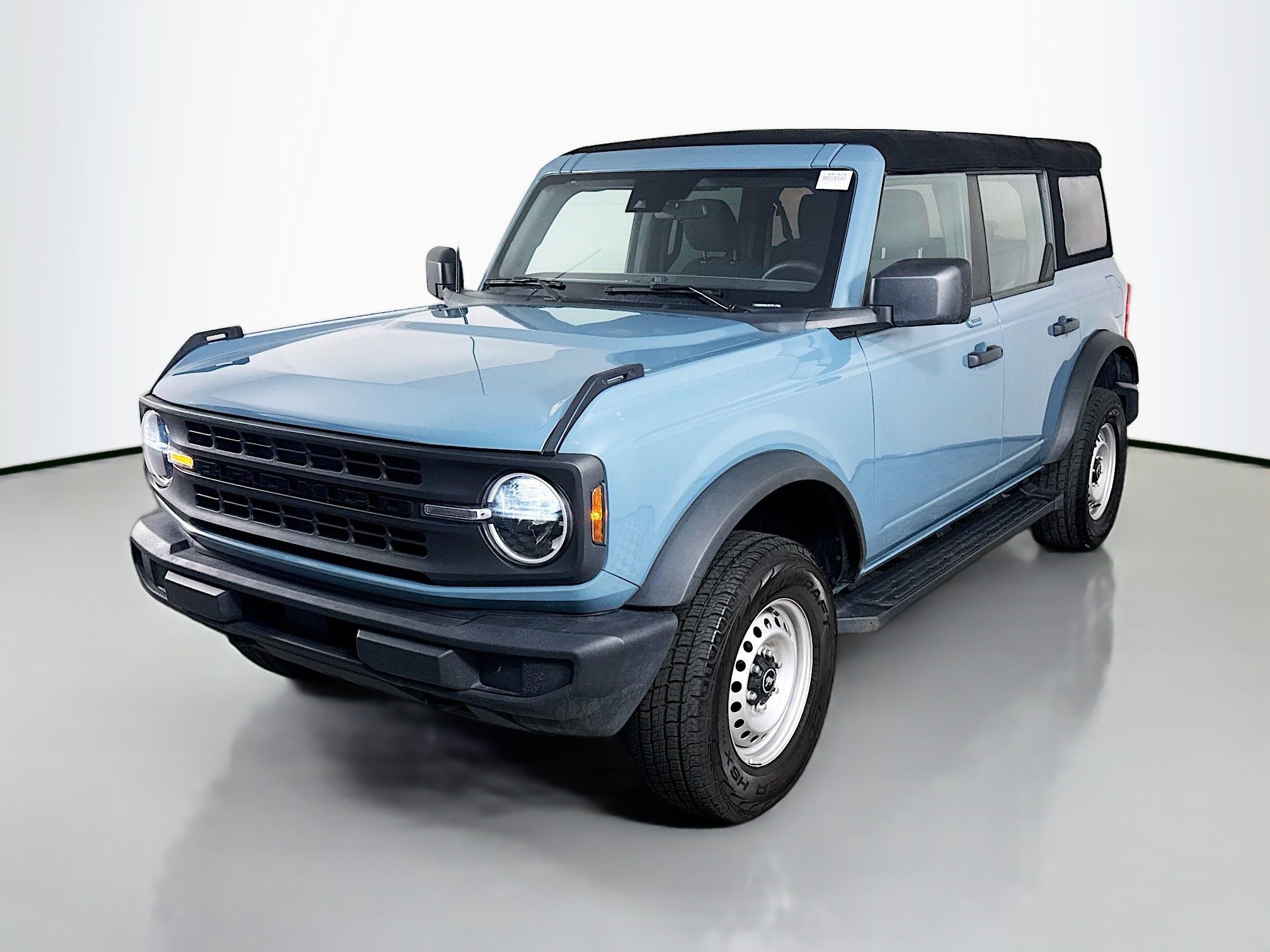 Used 2023 Ford Bronco 4-Door image 4