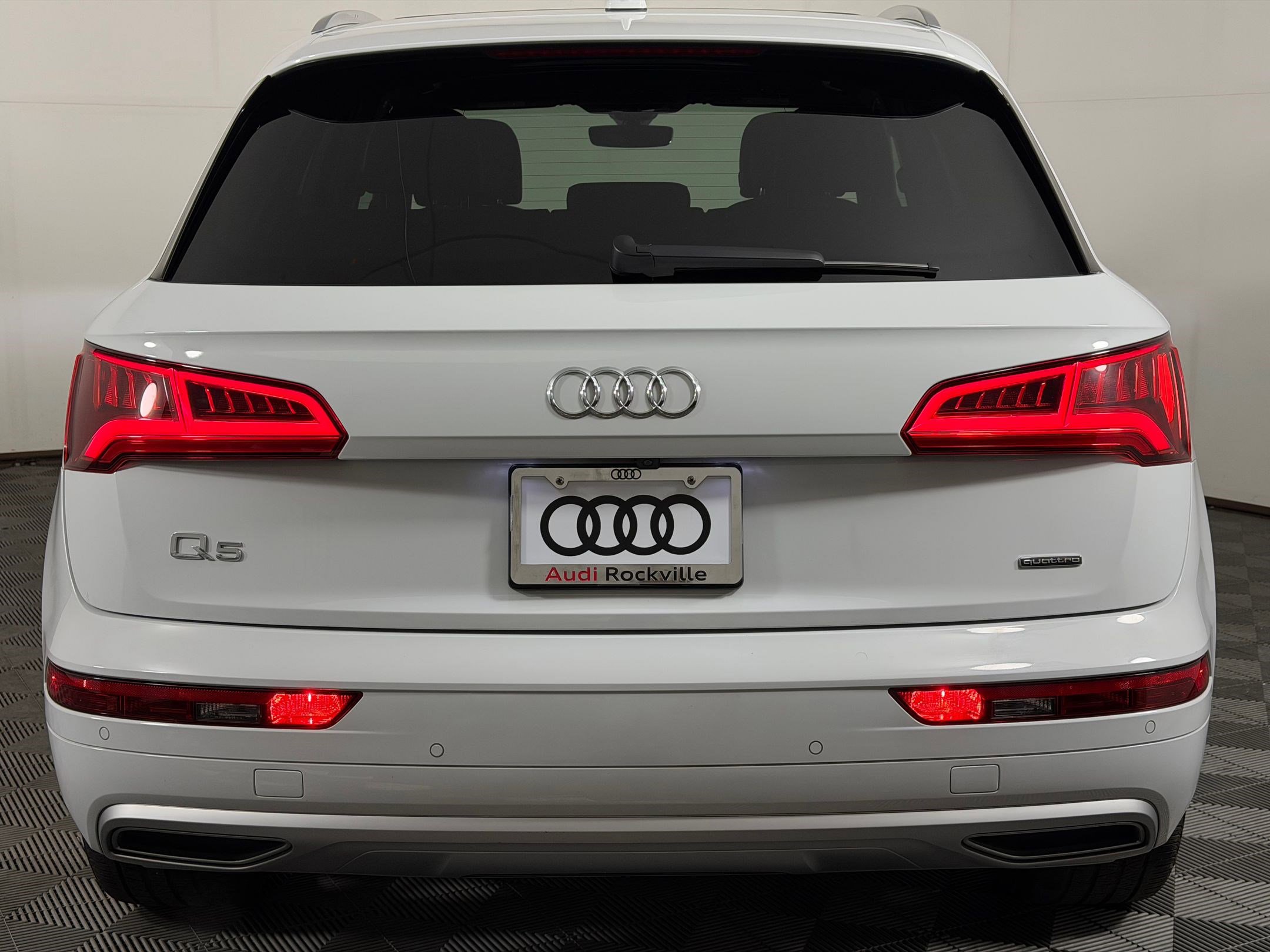 Used 2019 Audi Q5 2.0T Premium Plus w/ Premium Plus Package AWD/4WD image 10