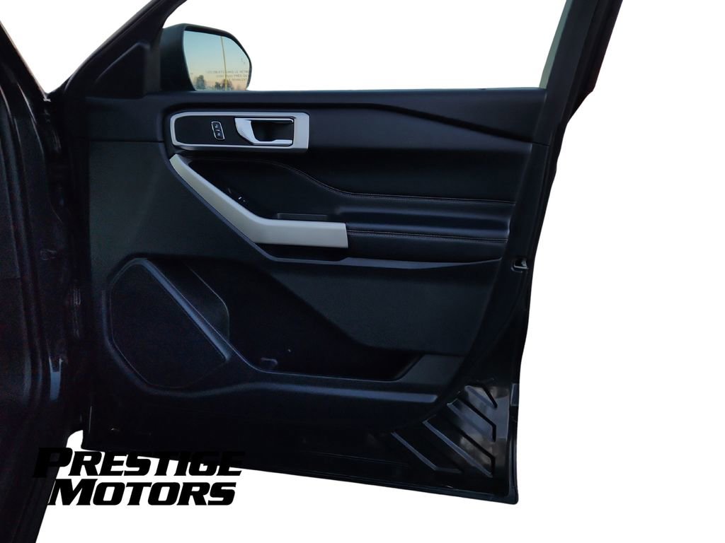 Used 2022 Ford Explorer XLT AWD/4WD image 33