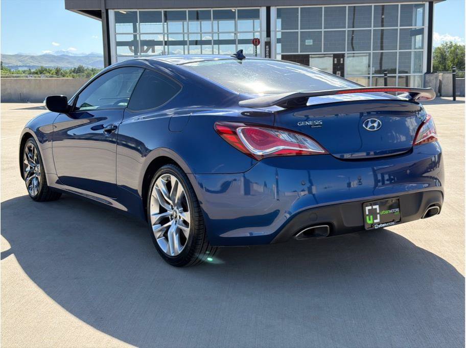Used 2015 Hyundai Genesis 3.8 RWD image 6