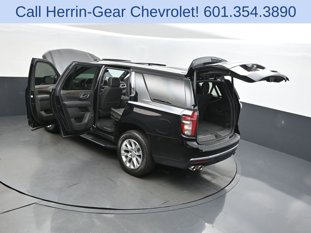 Used 2021 Chevrolet Tahoe Premier w/ Premium Package RWD image 2