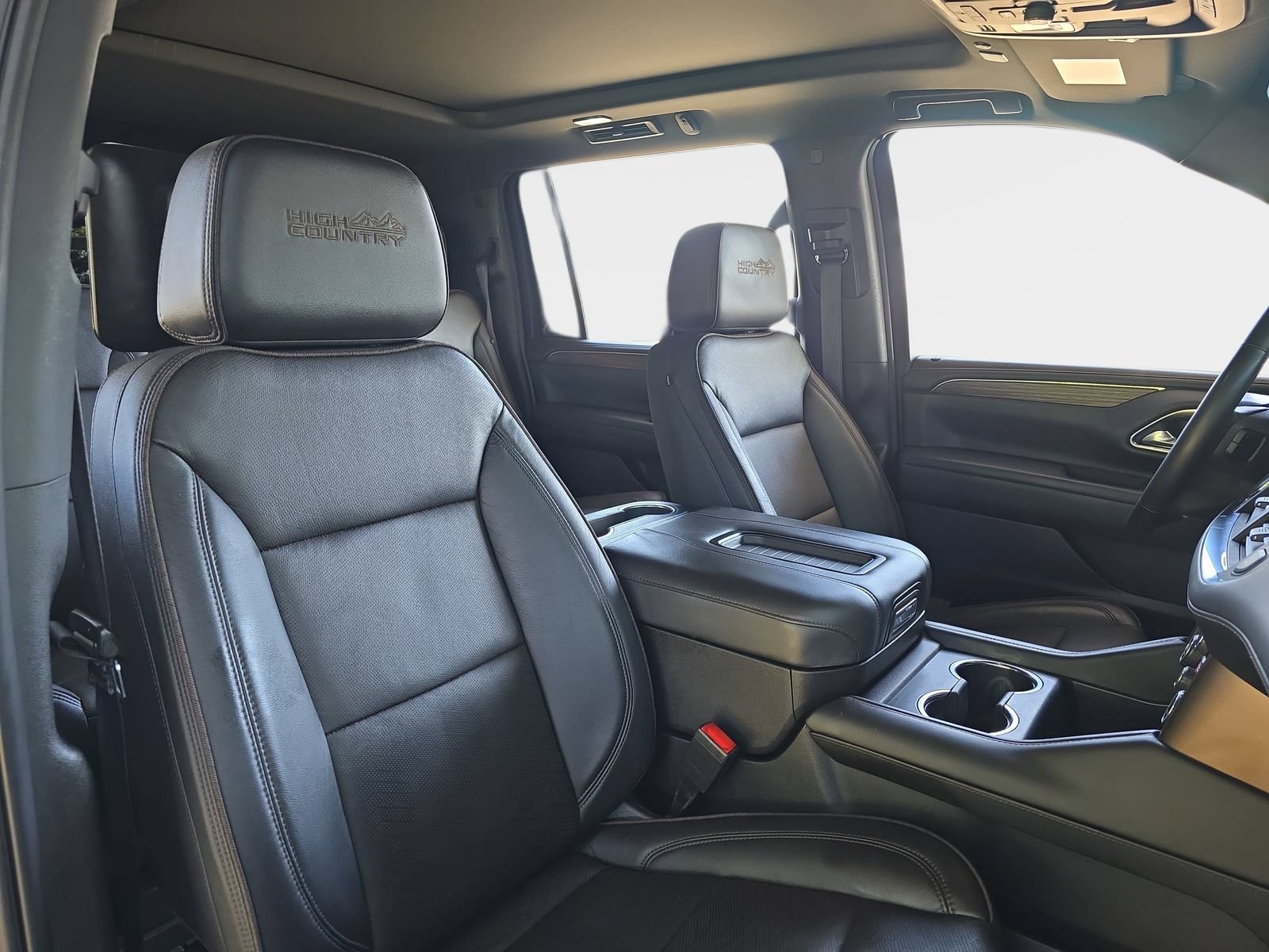 Used 2023 Chevrolet Suburban High Country AWD/4WD image 12