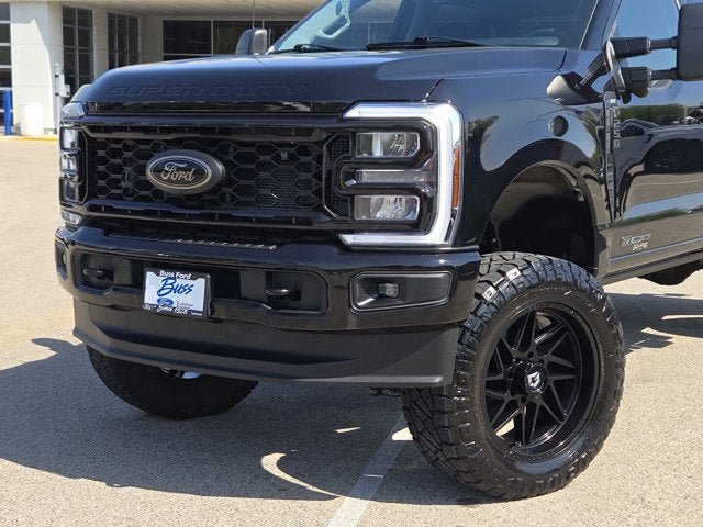 Used 2024 Ford F250 XLT w/ XLT Premium Package AWD/4WD image 2