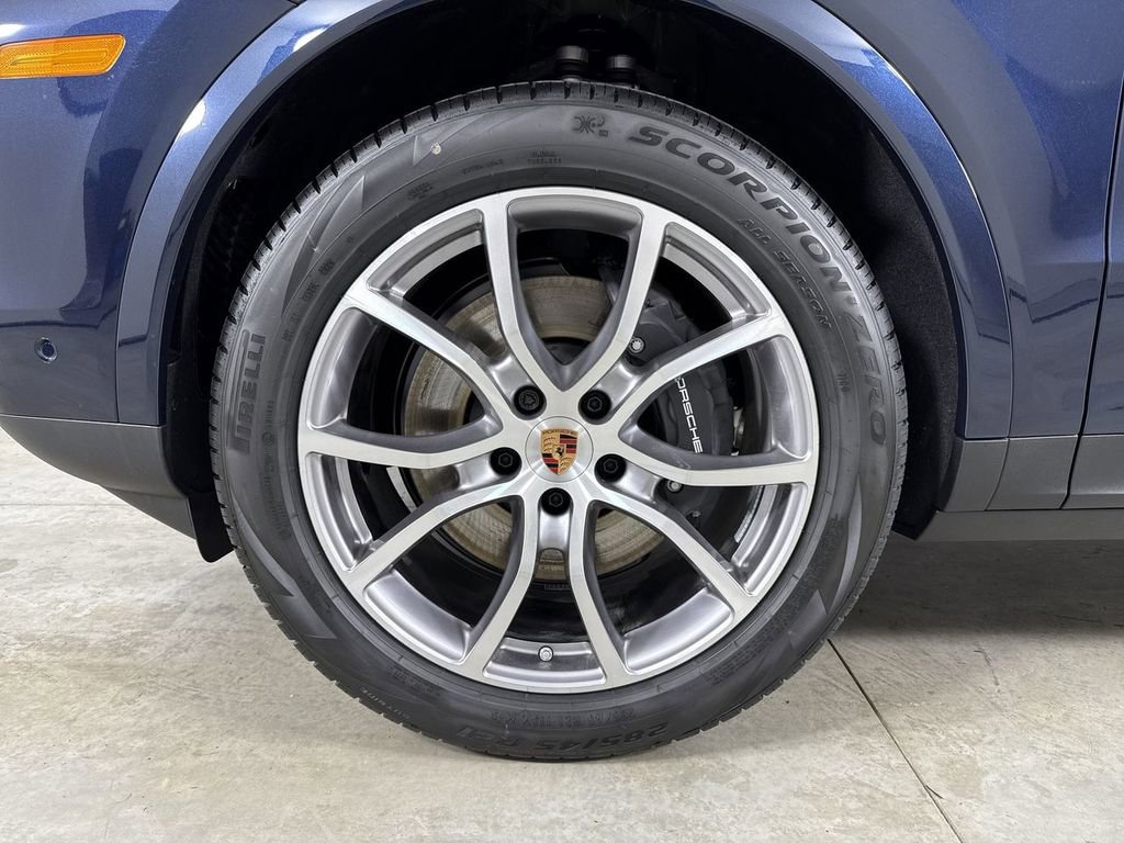 New 2026 Porsche Cayenne Coupe AWD/4WD image 13