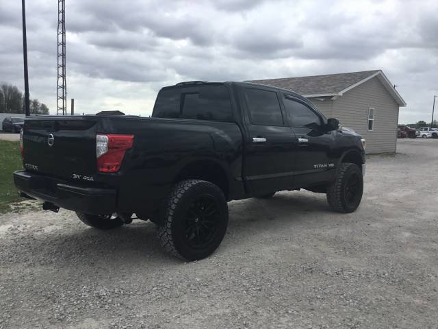 Used 2019 Nissan Titan SV w/ SV Convenience Package AWD/4WD image 3