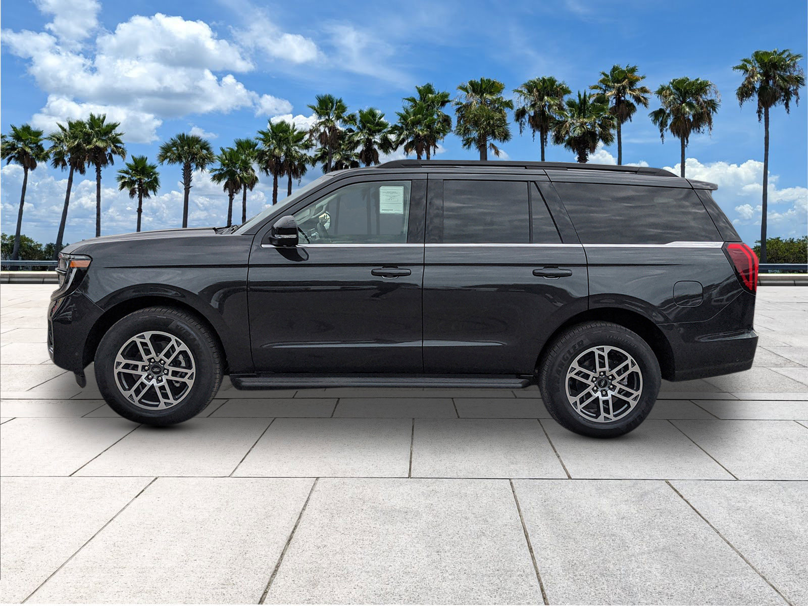 New 2025 Ford Expedition Active image 5