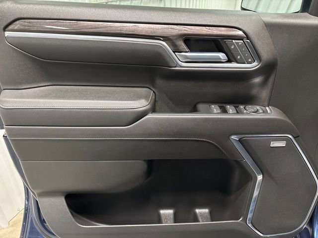 Used 2022 Chevrolet Silverado 1500 LTZ w/ LTZ Premium Package AWD/4WD image 13