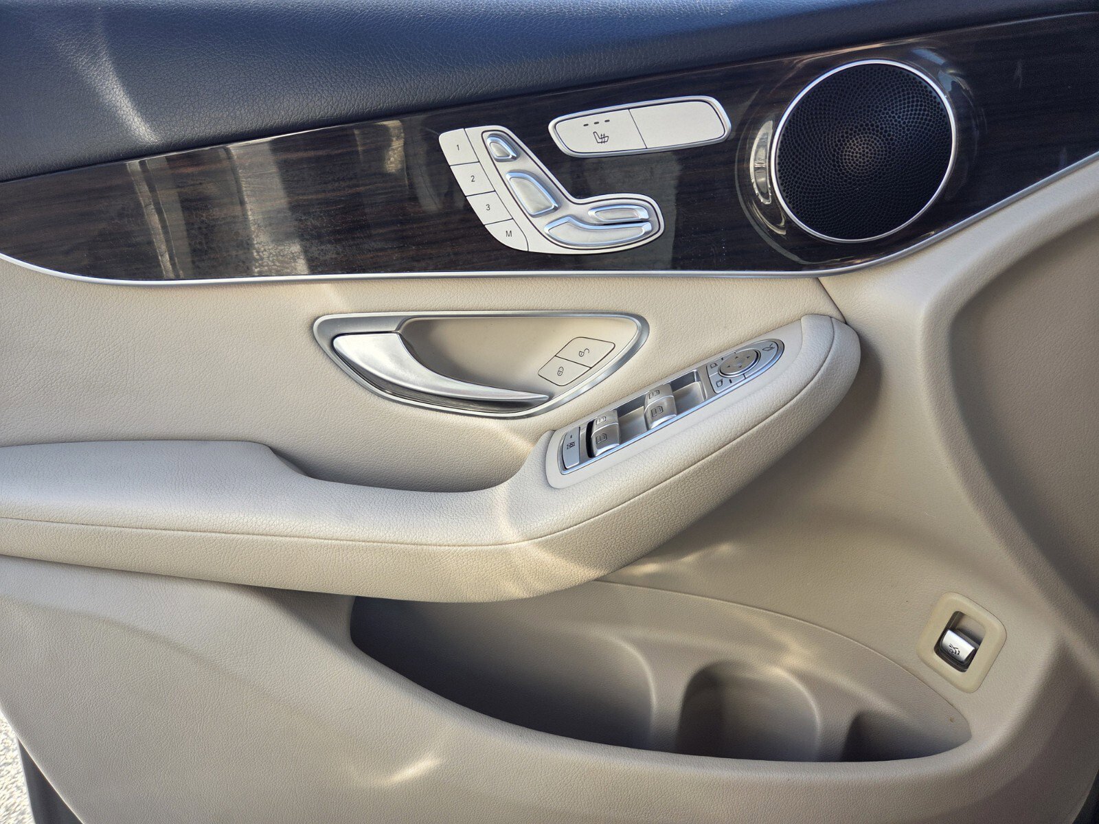 Used 2020 Mercedes-Benz GLC 300 image 20