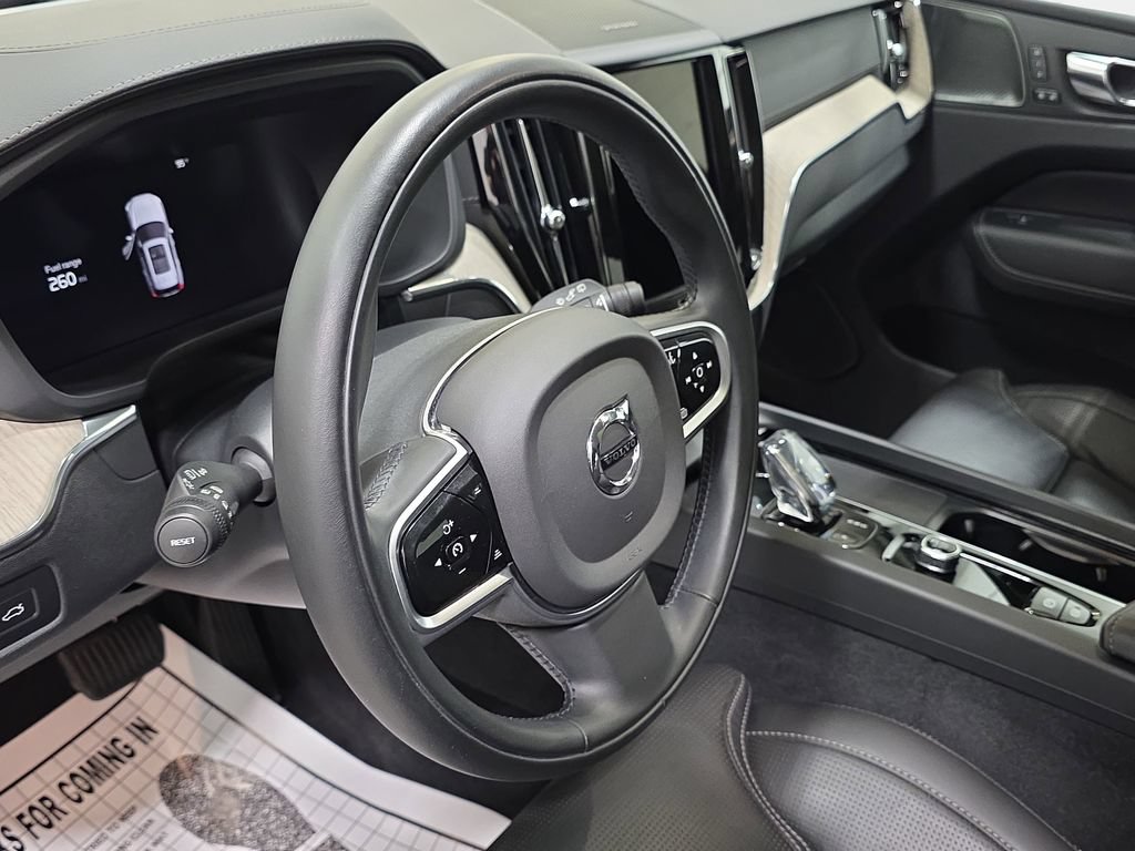 Used 2022 Volvo XC60 B5 Inscription w/ Advanced Package AWD/4WD image 14