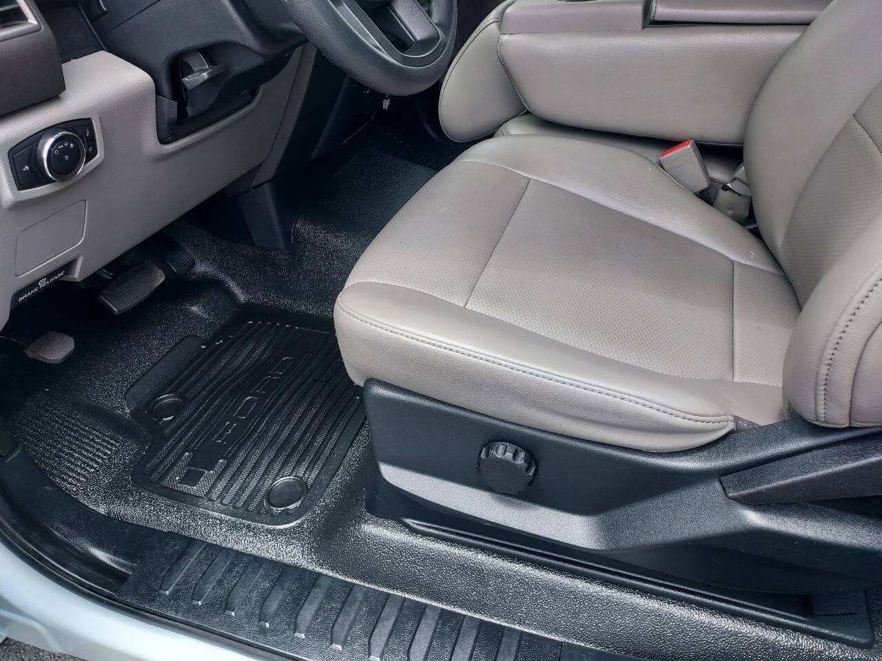 Used 2019 Ford F250 XL w/ Power Equipment Group RWD image 10