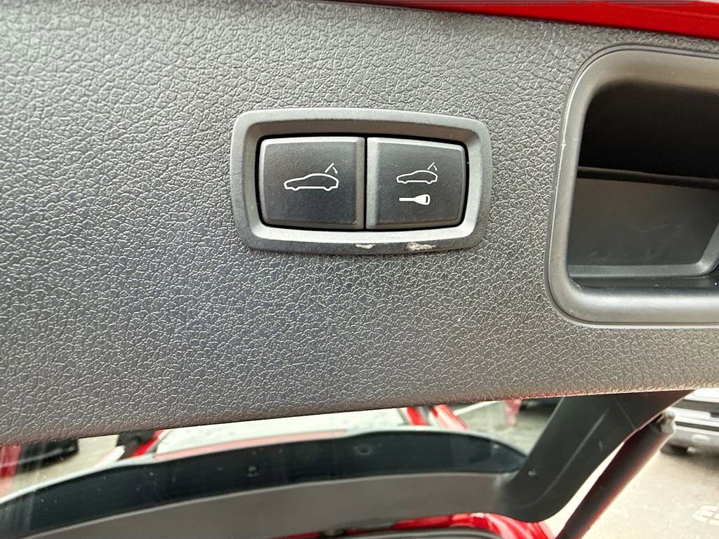 Used 2018 Porsche Macan Turbo w/ Premium Package Plus image 31