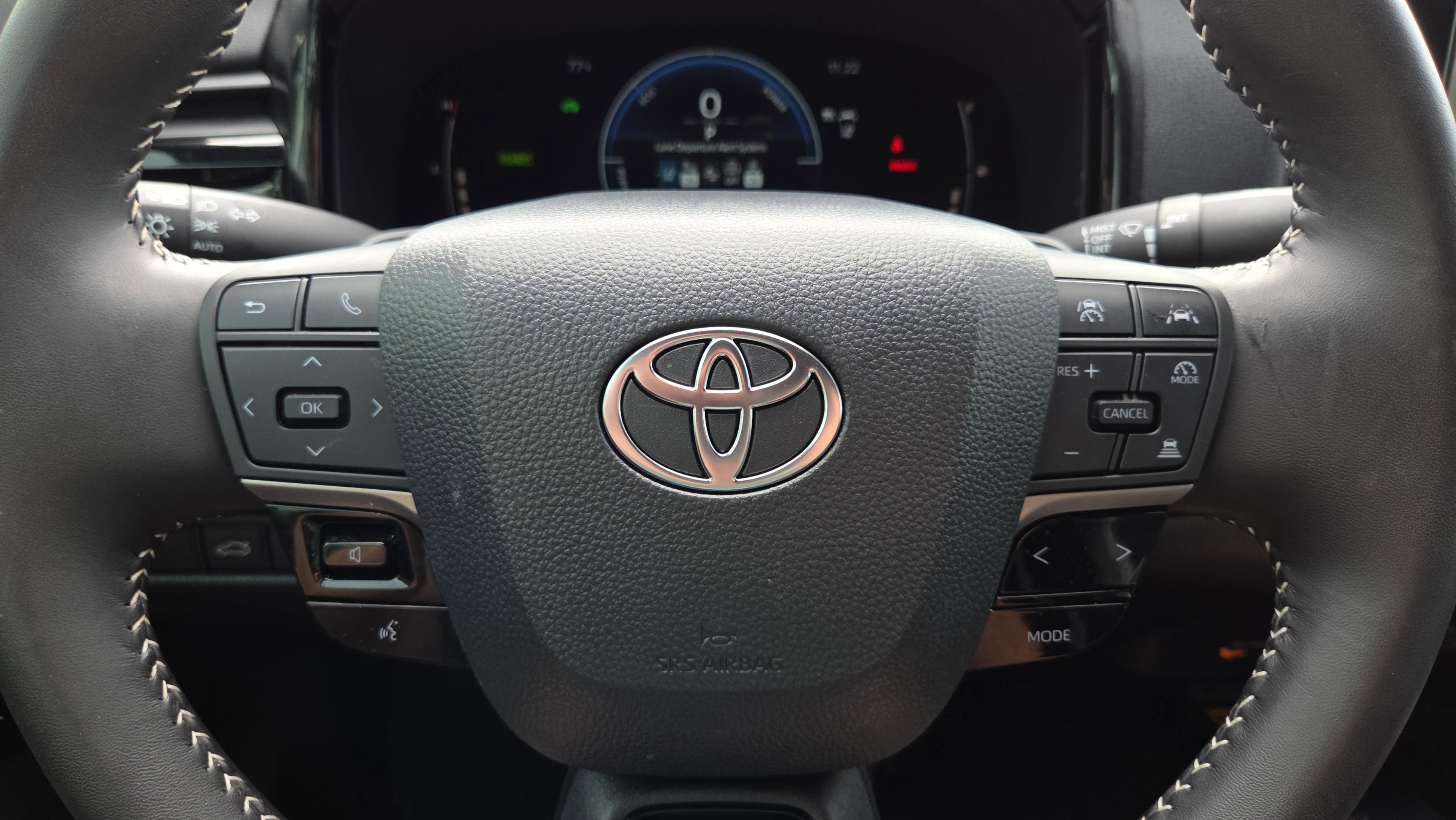 Used 2025 Toyota Camry SE FWD image 25