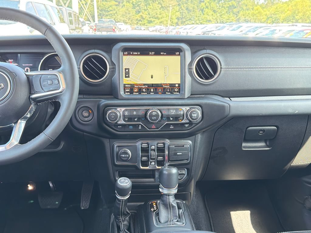 Used 2023 Jeep Wrangler Unlimited Sahara w/ Cold Weather Group AWD/4WD image 24