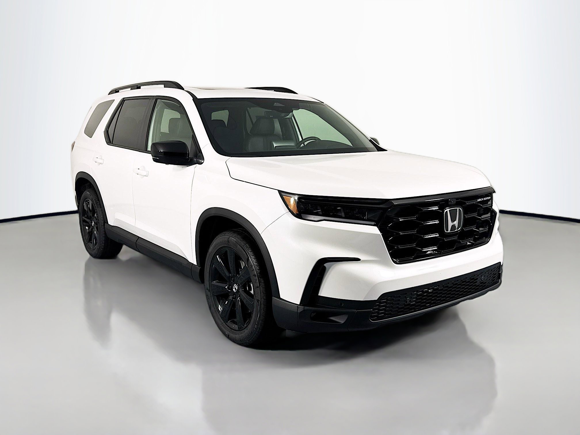 New 2025 Honda Pilot Black Edition image 3