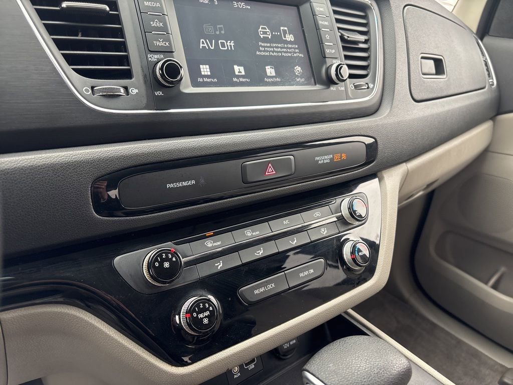 Used 2021 Kia Sedona LX image 41