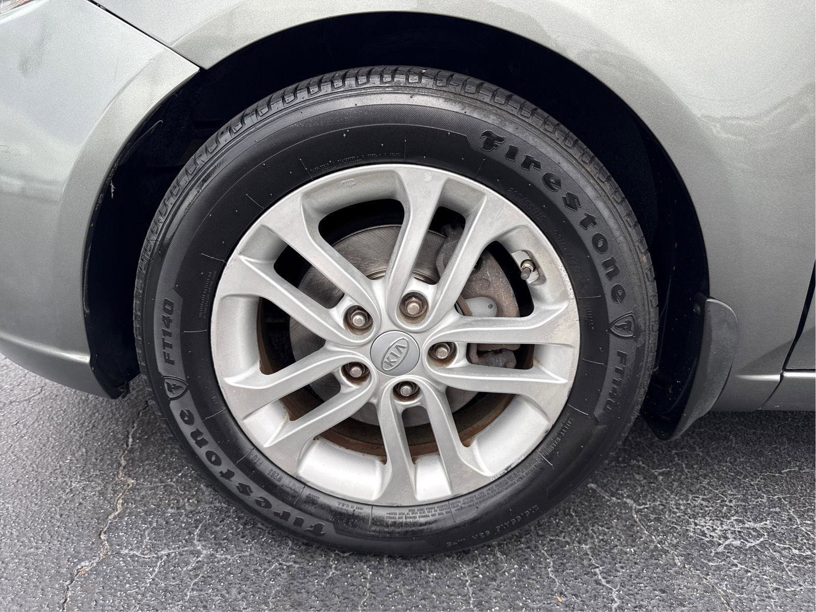 Used 2012 Kia Forte EX image 30