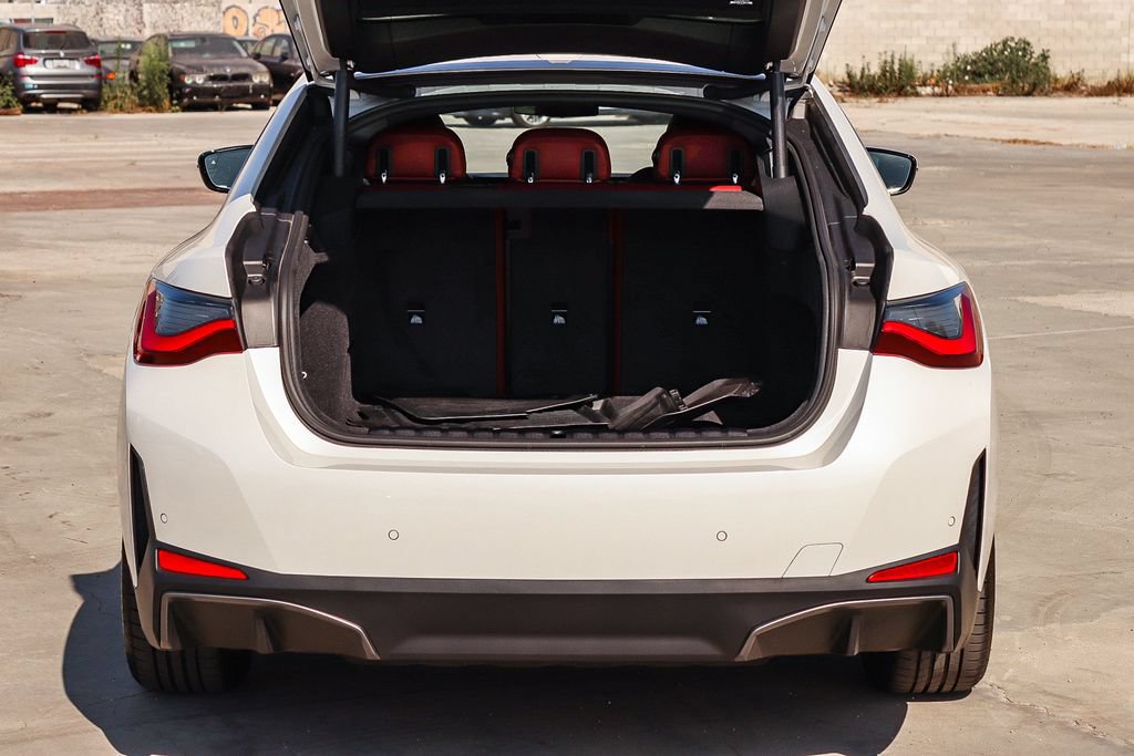 Certified 2025 BMW i4 eDrive40 RWD image 31