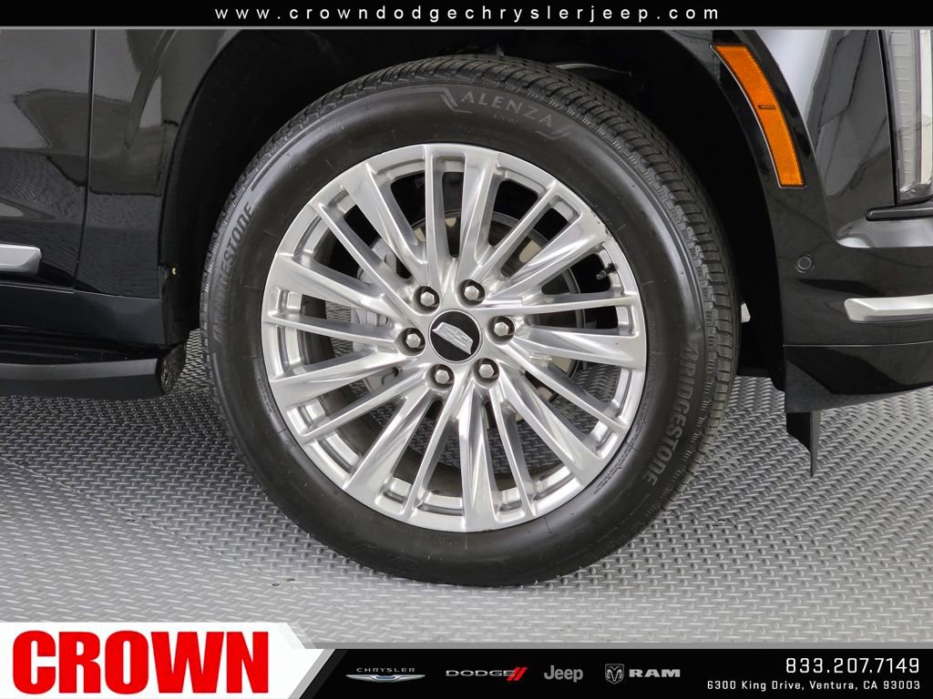 Used 2025 Cadillac Escalade ESV Premium Luxury image 9